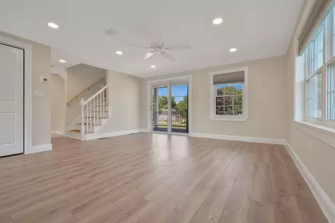 Living - 10 Thirteenth St, Wareham, MA 02538 photo 4 of 7