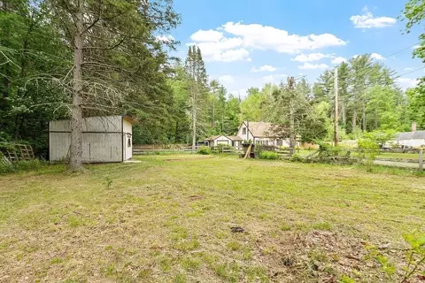 Exterior - 10 Worcester Rd, Townsend, MA 01469 photo 4 of 6