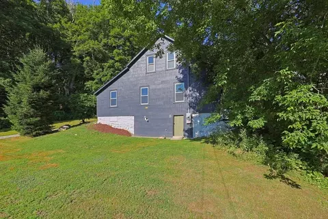 8 Mount Pleasant St, Webster, MA 01570 photo 5