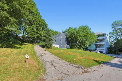8 Mount Pleasant St, Webster, MA 01570 photo 7