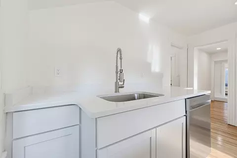 8 Mount Pleasant St, Webster, MA 01570 photo 11