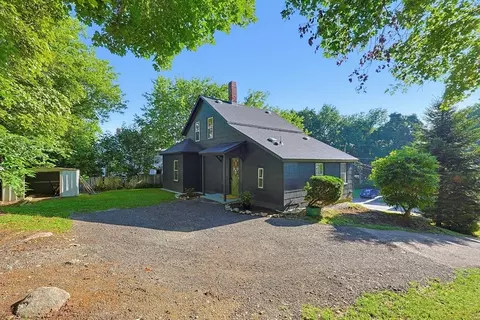 8 Mount Pleasant St, Webster, MA 01570 photo 3