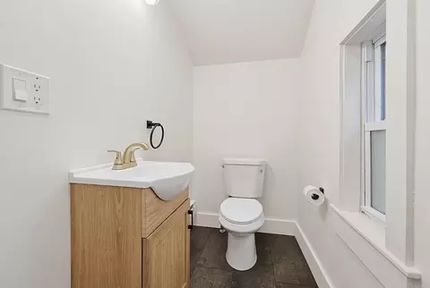 8 Mount Pleasant St, Webster, MA 01570 photo 12