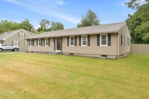 588 Newport Ave, Attleboro, MA 02703