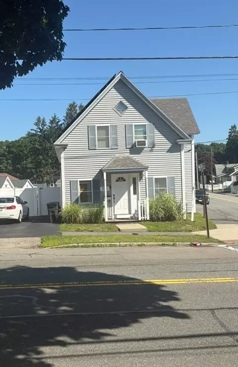 215 Winthrop St, Taunton, MA 02780