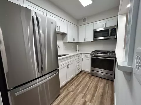 17 Bowdoin #1B, Boston, MA 02114