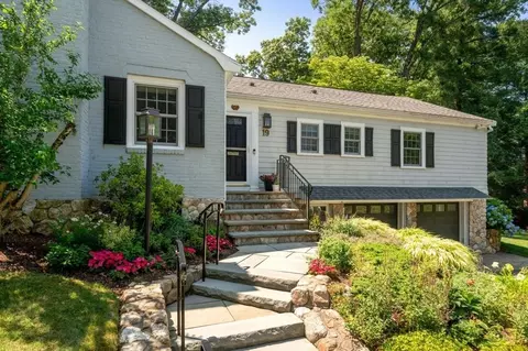 19 Druid Hill Rd, Newton, MA 02461