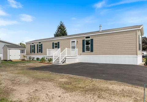 84 Caddy Dr, Salem, NH 03079