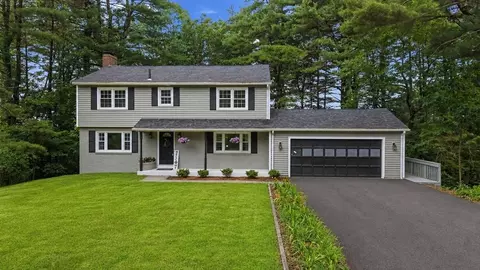 29 Dickens St, Nashua, NH 03062