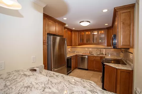 Kitchen - 2 Summitt Dr #41, Reading, MA 01867 photo 1 of 4