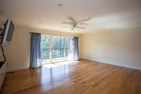 Living - 2 Summitt Dr #41, Reading, MA 01867 photo 4 of 5