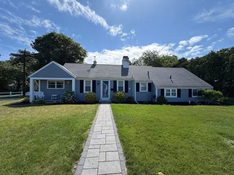 25 Sunset Dr, Yarmouth, MA 02664