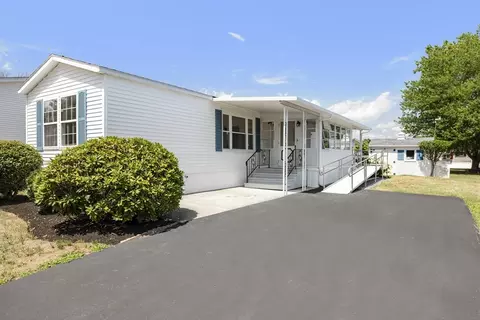 85 Amherst Ave, Taunton, MA 02780