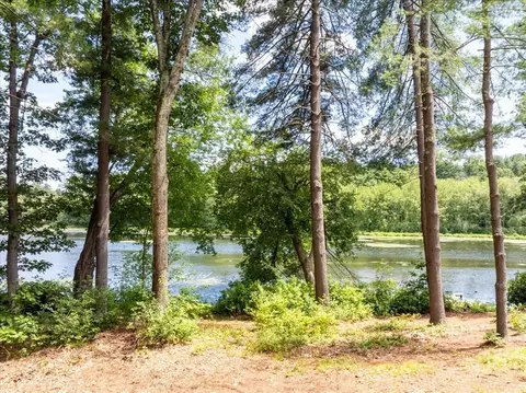 13 Shore Ave, Maynard, MA 01754 photo 2