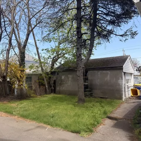 Exterior - 17 Wilcox St, Fall River, MA 02721 photo 2 of 2