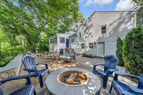 Exterior - 89 Rolling Ln, Needham, MA 02492 photo 2 of 4