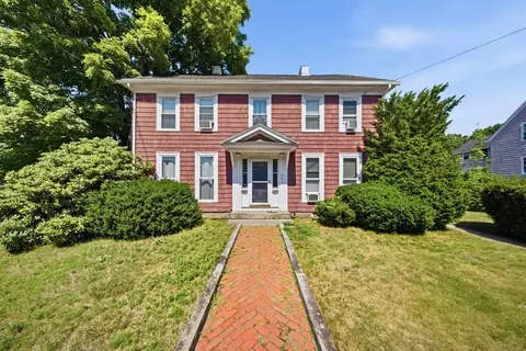 42 S Main St, Uxbridge, MA 01569