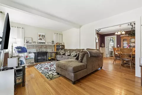 17-19 Howes St, Springfield, MA 01118 photo 4