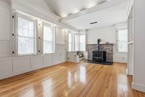17-19 Howes St, Springfield, MA 01118 photo 16