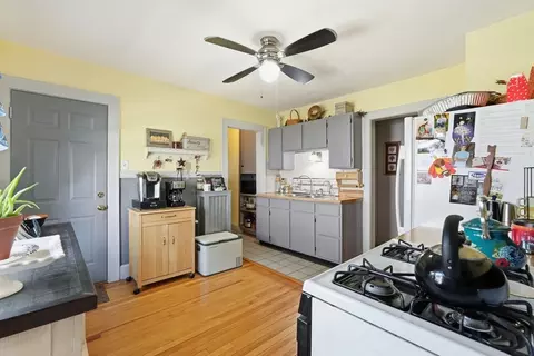 17-19 Howes St, Springfield, MA 01118 photo 7