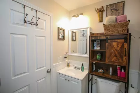 Bath - 472 0 East Hoosac St, Adams, MA 01220 photo 2 of 4