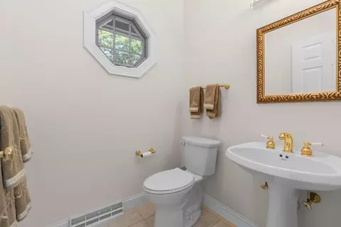 14 Glenneagle Dr, Mashpee, MA 02649 photo 9