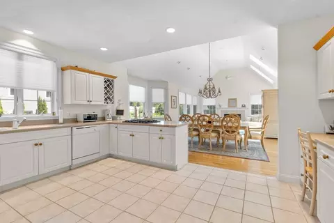 14 Glenneagle Dr, Mashpee, MA 02649 photo 13