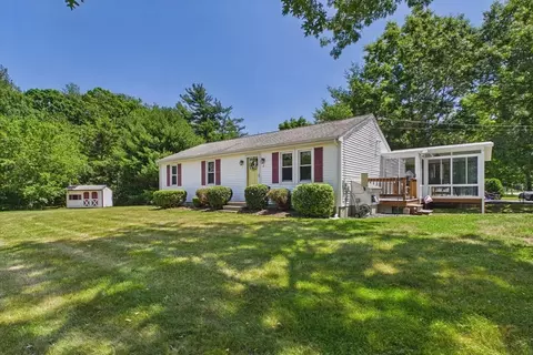 8 Cotuit Rd, Taunton, MA 02718