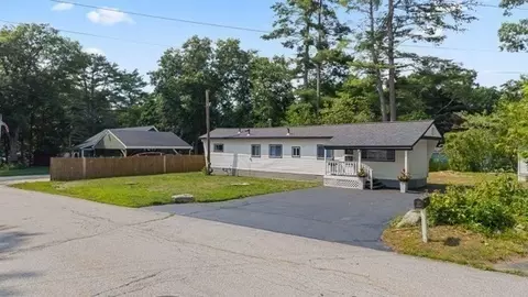 9 Humes St, Webster, MA 01570 photo 4
