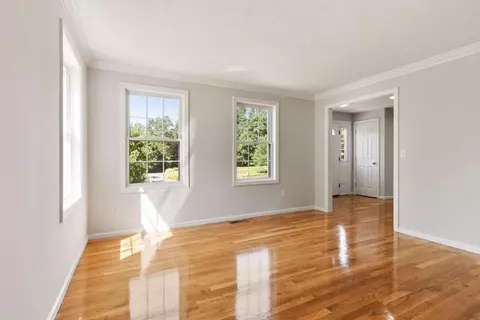 15 Marks Way, Maynard, MA 01754 photo 4
