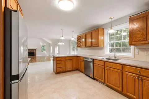 15 Marks Way, Maynard, MA 01754 photo 8