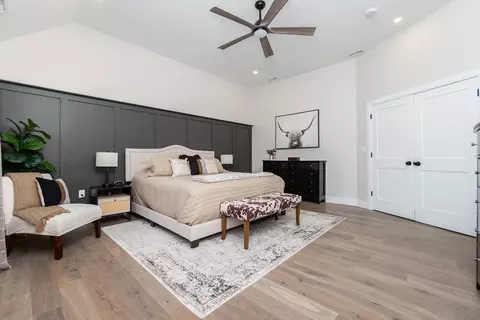 Bedroom - 33 North St, Danvers, MA 01923 photo 2 of 2
