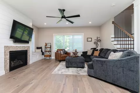 Living - 33 North St, Danvers, MA 01923 photo 1 of 2