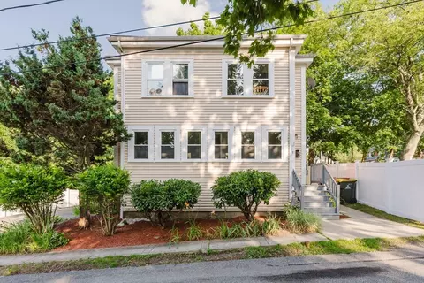 75 Hammond St, Bridgewater, MA 02324