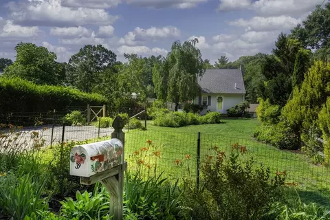 39 Leland Rd, Norfolk, MA 02056