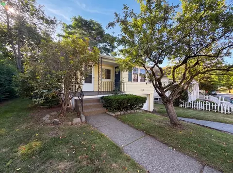 17 Vineyard St, Worcester, MA 01603