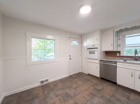 17 Vineyard St, Worcester, MA 01603 photo 7