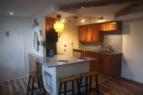 108 Oak Ln #4, Brockton, MA 02301