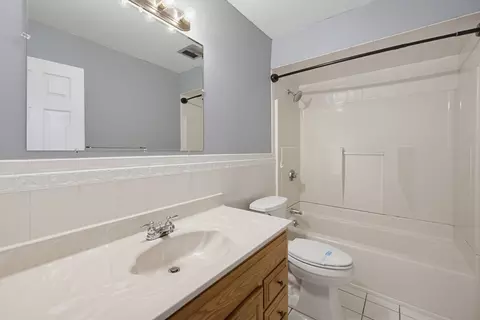 Bath - 121 Bailey St #B11, Worcester, MA 01602 photo 2 of 2