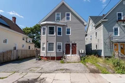 39 Myrtle St, Pawtucket, RI 02860