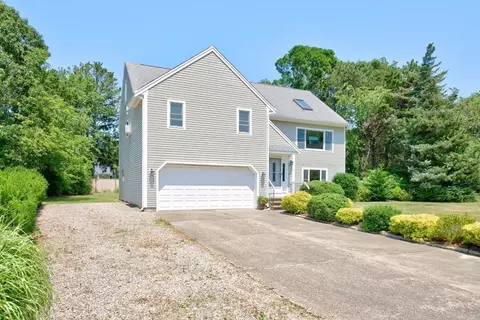 108 Pheasant Ln, Falmouth, MA 02536