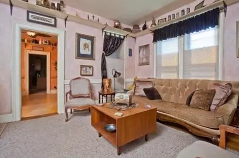 Living - 127-129 Thompson St, Springfield, MA 01109 photo 2 of 2