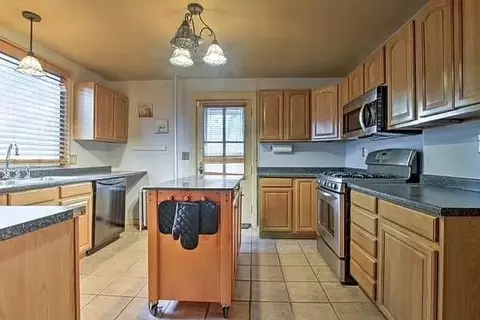 Kitchen - 127-129 Thompson St, Springfield, MA 01109 photo 1 of 6