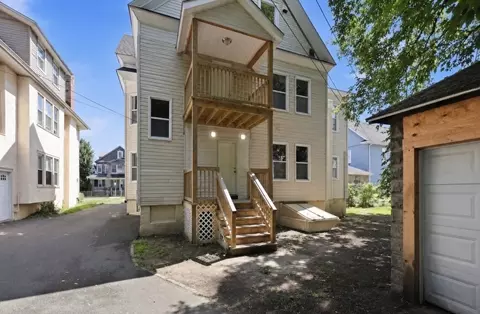 282 White St, Springfield, MA 01108 photo 4