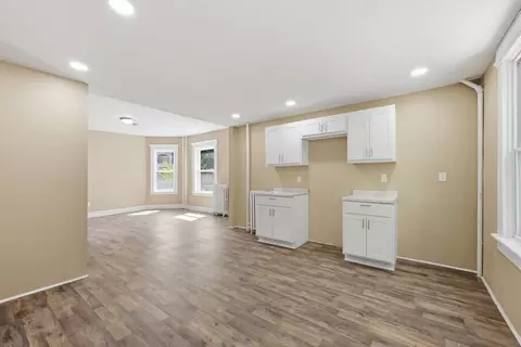 282 White St, Springfield, MA 01108 photo 7