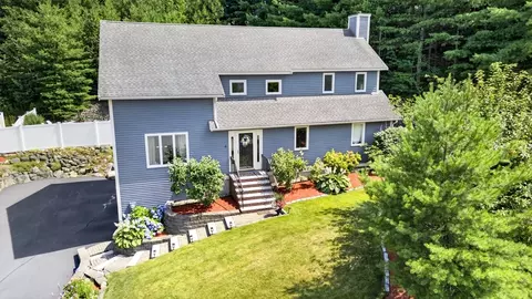 4 Waldingfield Ln, Peabody, MA 01960