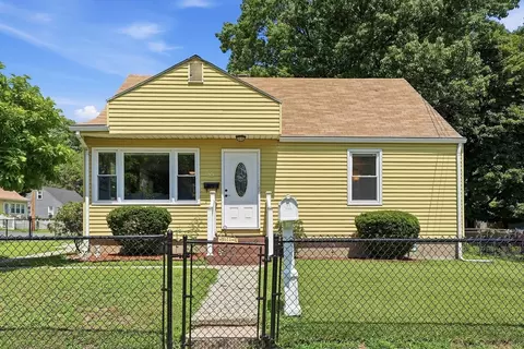 85 Brook St, Holyoke, MA 01040