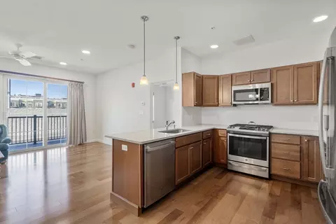 62 Mariners Way #210, Plymouth, MA 02360