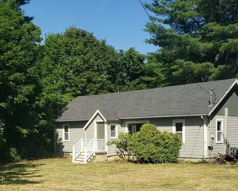 4 Russell Stage Rd, Blandford, MA 01008
