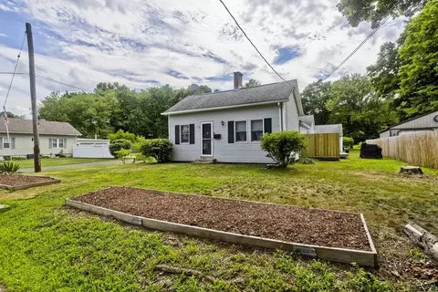 82 Montgomery St, Westfield, MA 01085